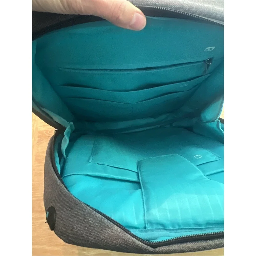 Tretorn Tech Laptop School And Travel Backpack Tote Gray Fog Excellent